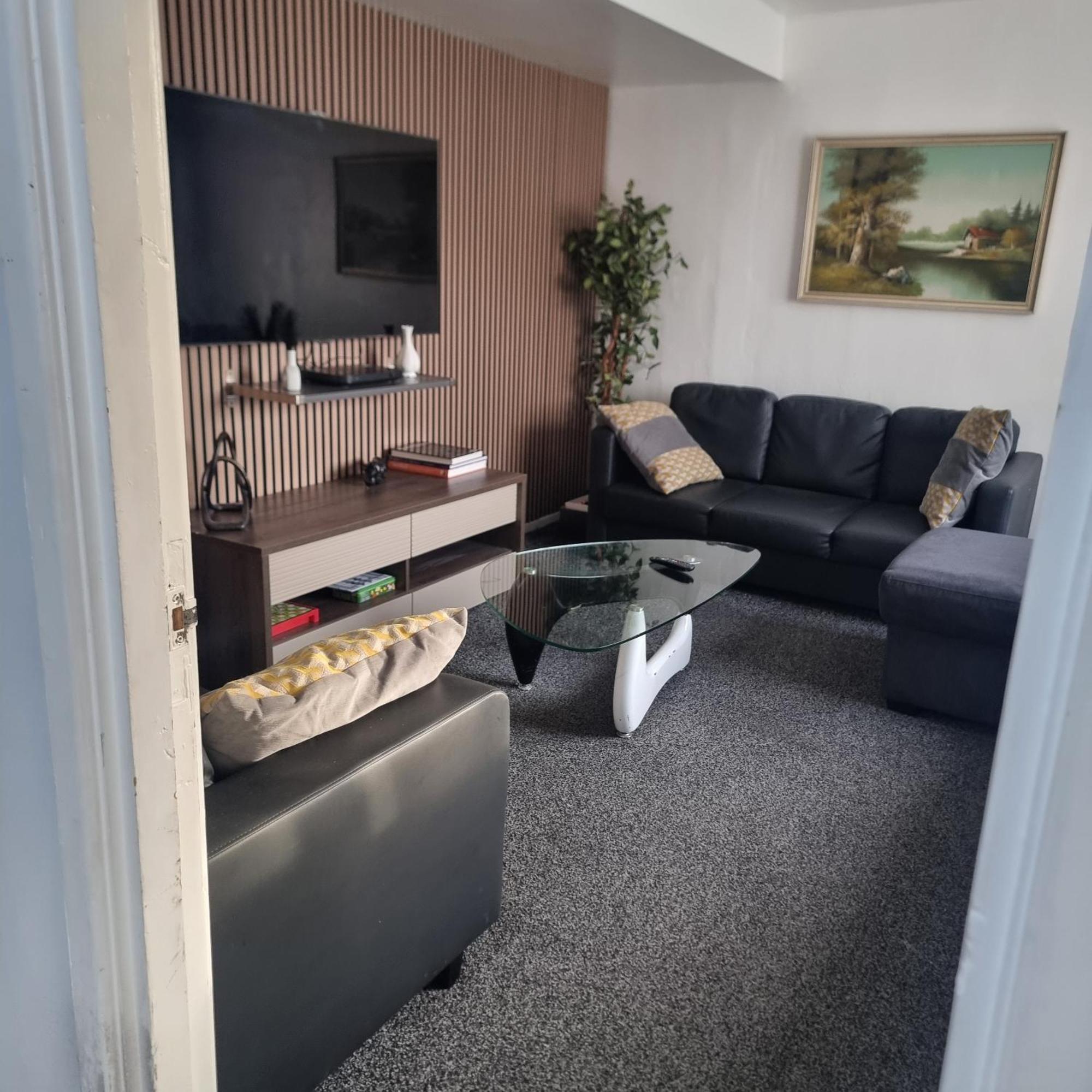 Spacious House In Central Манчестер Экстерьер фото
